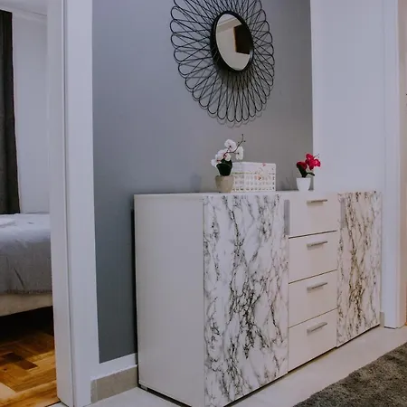 Fik Apartman Διαμέρισμα Lukavica